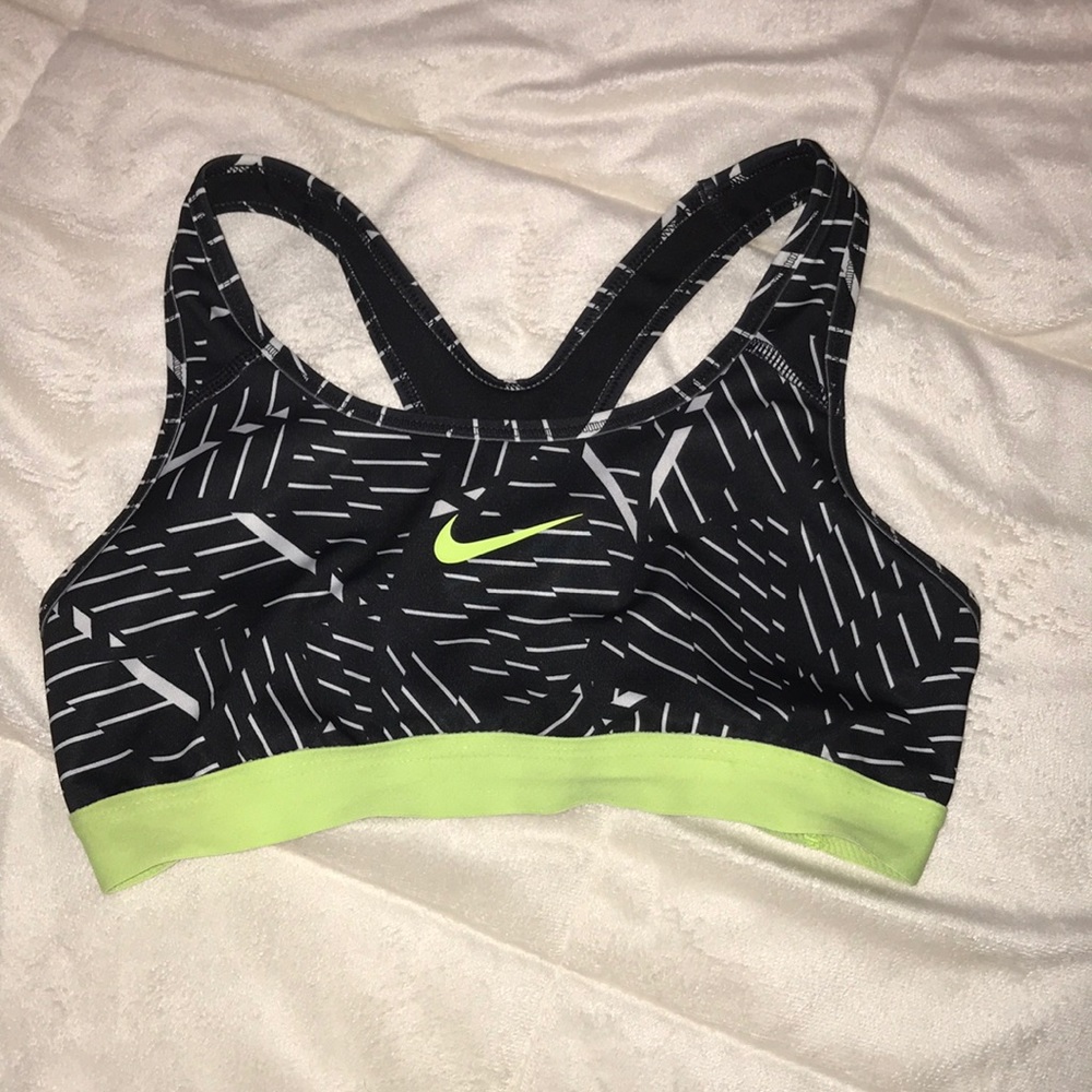 Nike sports bra SIZE: S